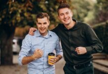 Η μια λέξη που μπορεί να διαλύσει τη φιλία