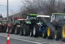 Αγρότες: Συσκέψεις στα μπλόκα – Επιλέγουν τους αντιπροσώπους τους για τη συνάντηση με τον Μητσοτάκη