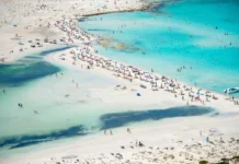 Κρήτη: «Εκρήγνυται» τουριστικά και είναι ανέτοιμη να μπει στη εποχή του διεθνούς αεροδρομίου Καστελίου