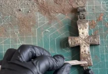 Ανακαλύφθηκε σπάνιος σφραγισμένος μεσαιωνικός σταυρός-λειψανοθήκη σε βιβλική πόλη που ο Απόστολος Παύλος επισκέφθηκε 3 φορές