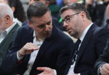 ΠΑΣΟΚ: Ομόφωνα αποφασιστηκαν οι πολιτικές και προγραμματικές θέσεις – Αποσύρθηκε πρόταση για εκλογή νέου προέδρου