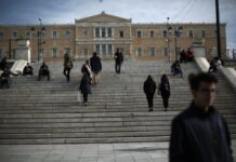 Συντάξεις χηρείας: Για ποιους κλειδώνει η επαναφορά στο 70% – Παγώνει η επιστροφή αναδρομικών