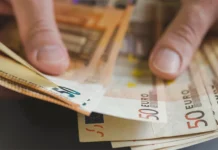 Τριπλό πακέτο ενίσχυσης το 2026 για τους συνταξιούχους, ειδική πρόβλεψη για χήρες – Η μισθολογική ισότητα στο επίκεντρο