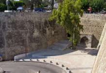 Ηράκλειο: 19χρονος έπεσε από τα Τείχη, 13χρονη απετράπη την τελευταία στιγμή!