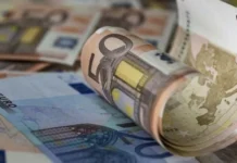 Αφορολόγητα τα φιλοδωρήματα έως 6.000 ευρώ τον χρόνο