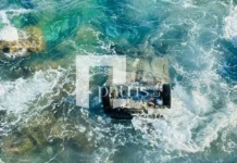 Μυστήριο στο Λασίθι: Ένα Ι.Χ στη θάλασσα κι ένα όρυγμα σαν τάφος με σταυρό στην παραλία – Διπλός γρίφος της ΕΛ.ΑΣ σε ερημική παραλία